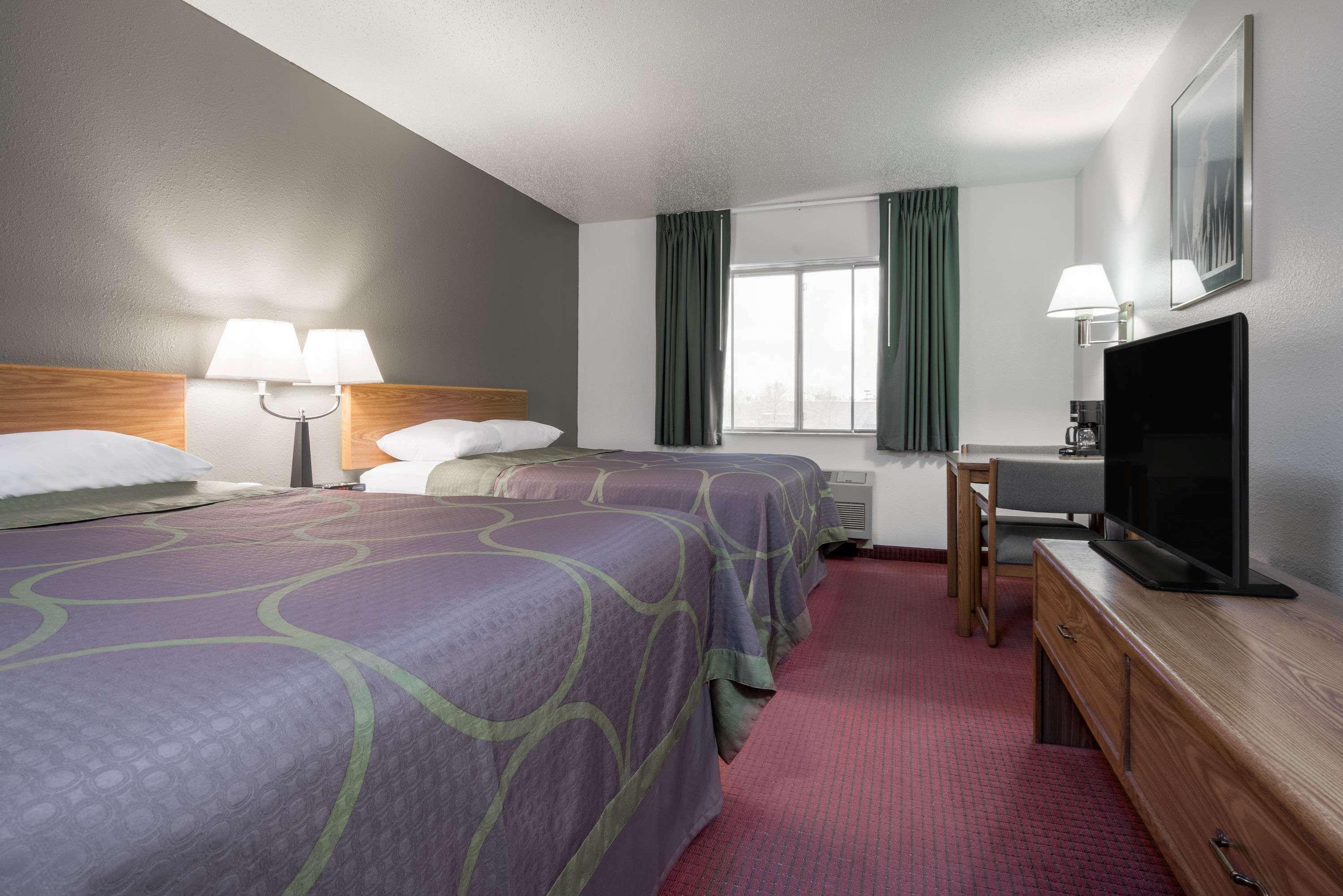 Super 8 By Wyndham Fond Du Lac Exterior photo